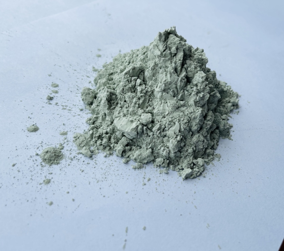 如何通過(guò)綠碳化硅微粉提高工件的表面質(zhì)量？
